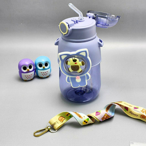 Бутылка "Мишка в иллюминаторе" с клапаном, трубочкой и ремешком 680 мл. / Наклейки в подарок!, Фиолетовый цвет